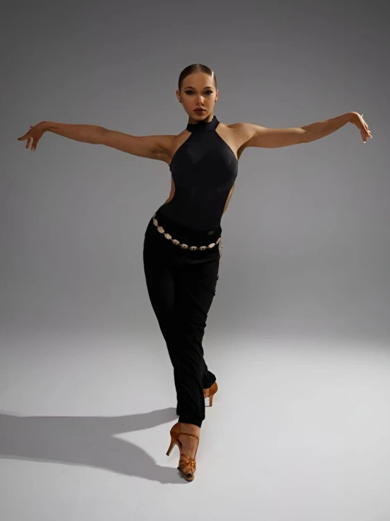 Black pants_front.jpg